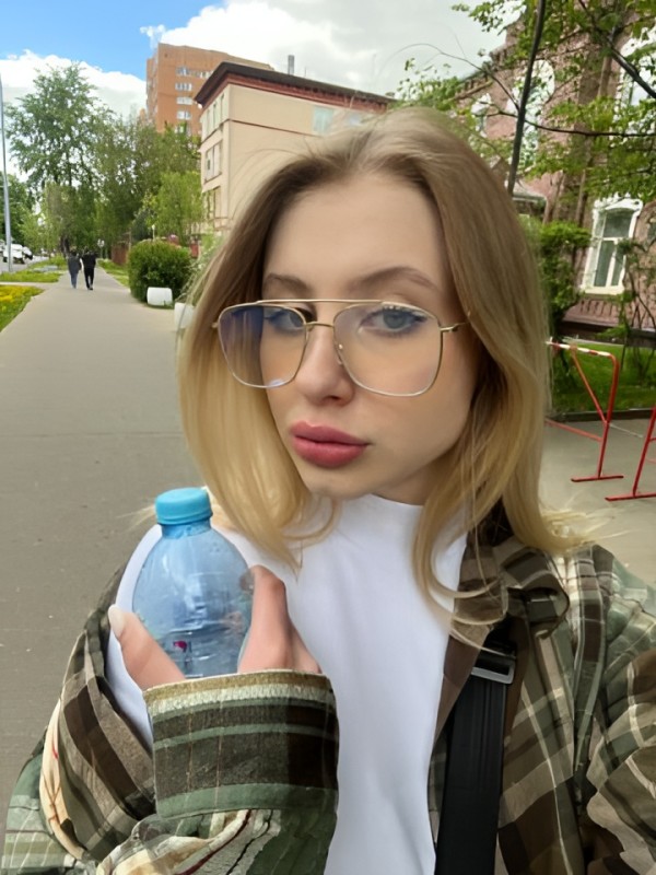 Инга привлекательная девушка из Иловайска цена от 2500 руб