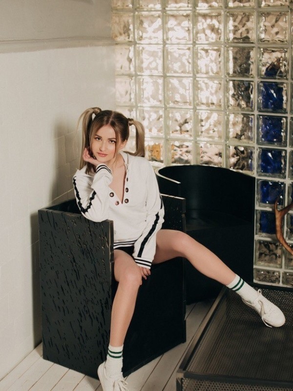 Роксана привлекательная девушка из Иловайска цена от 3500 руб