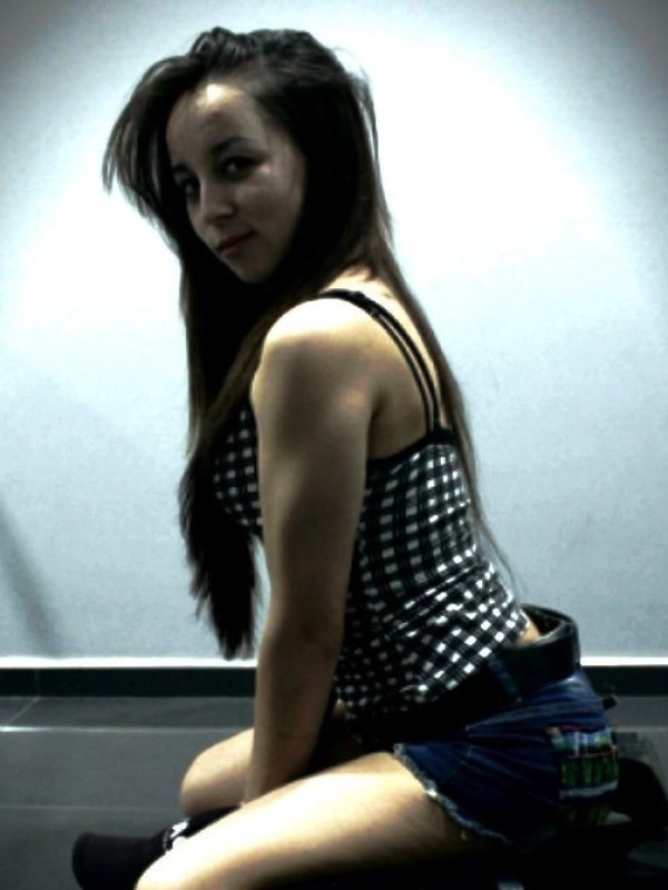 Арина привлекательная девушка из Иловайска цена от 3500 руб