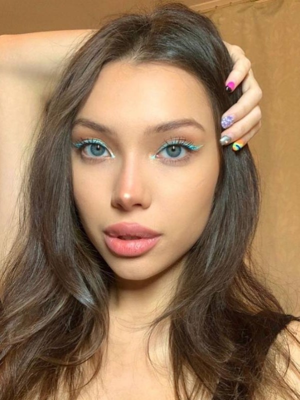 Ольга привлекательная девушка из Иловайска цена от 6000 руб